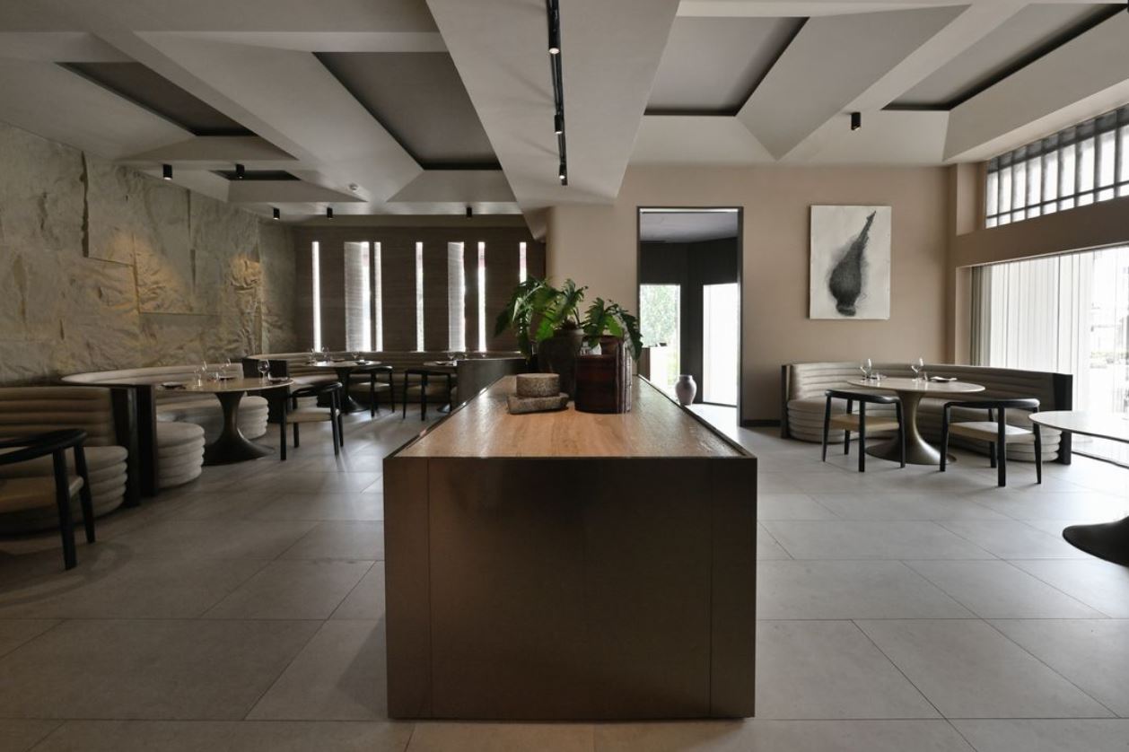 fiz restaurant singapore monolith dining area