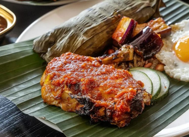 Nasi Lemak Ayam Taliwang - Lau Pa Sat